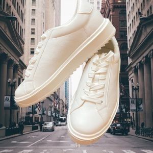Steve Madden Catcher Sneaker White Size 9.5-10 Womens/8 Mens